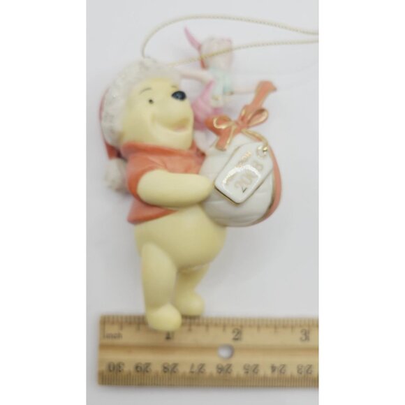 Lenox 2008 Pooh's Perfect Present Annual Winnie The Pooh & Piglet Ornament W/Box - Picture 10 of 12